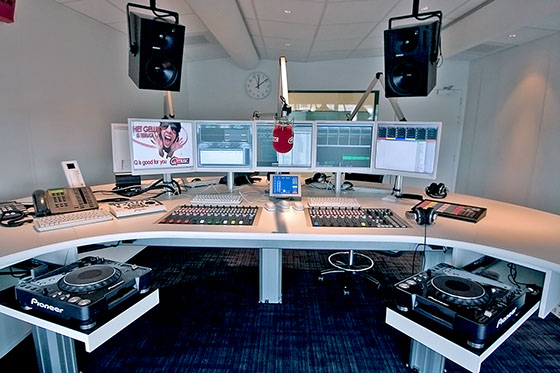 Q-Music studio